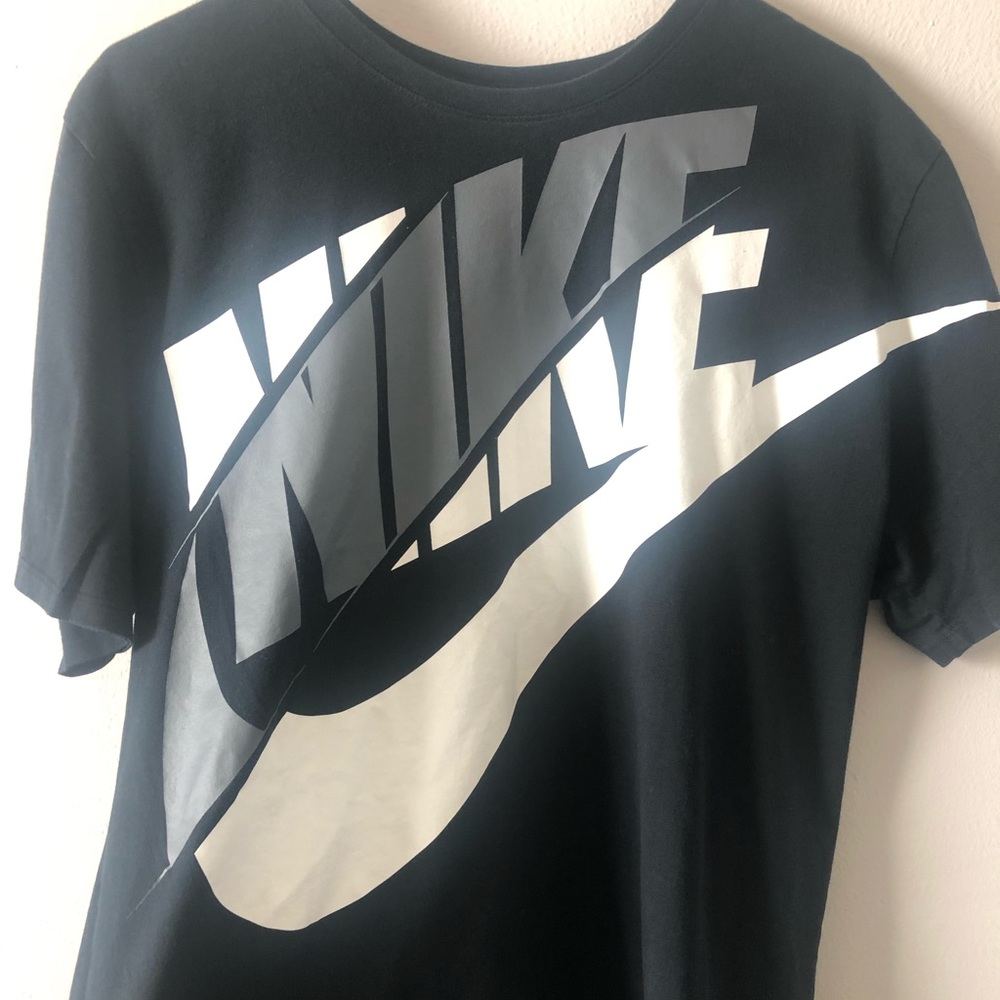 Nike tee
